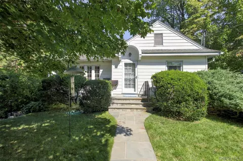 1 Brookfield Pl, Mount Pleasant, NY 10570