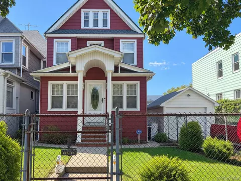 135-16 Kew Gardens Rd, New York, NY 11418