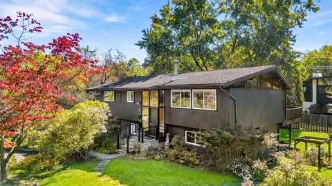 16 Crossbar Rd, Greenburgh, NY 10706