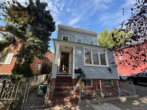 15-32 125th St, New York, NY 11356