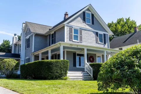 74 South St, Patterson, NY 12563