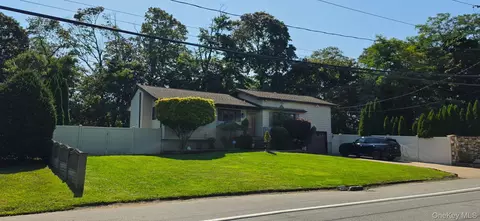 1420 August Rd, North Babylon, NY 11703