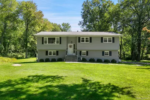 257 Smith Ridge Rd, Lewisboro, NY 10590