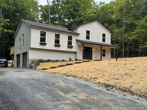 9 Union School Rd, Crawford, NY 12549