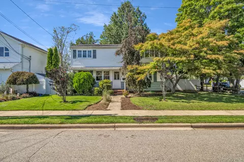 170 Park Ln, Massapequa, NY 11758