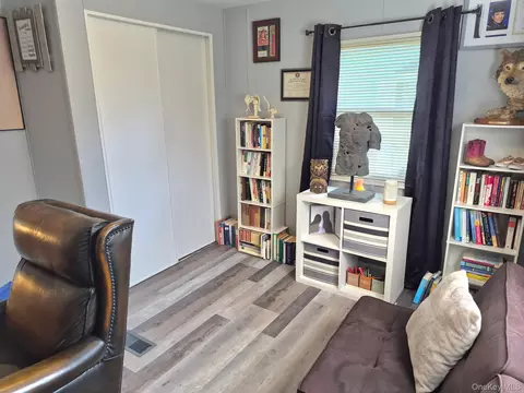37-28 Hubbard Ave, Riverhead, NY 11901 photo 21