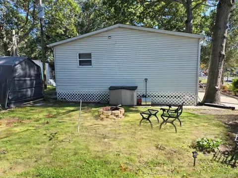 37-28 Hubbard Ave, Riverhead, NY 11901 photo 27