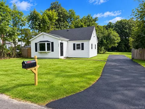 444 Avondale Dr, Shirley, NY 11967