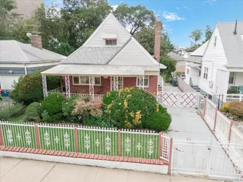 13320 234th St, New York, NY 11422