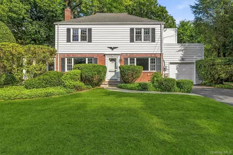999 Knollwood Rd, Greenburgh, NY 10603