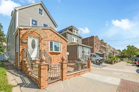 11125 145th St, Jamaica, NY 11435