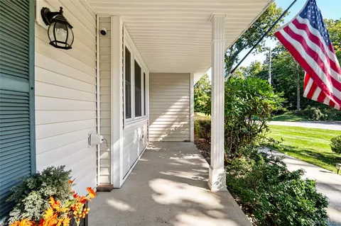 Exterior - 4 Wayne Dr, Poughkeepsie, NY 12601 photo 3 of 5