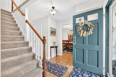 Entry Way - 4 Wayne Dr, Poughkeepsie, NY 12601 photo 1 of 4