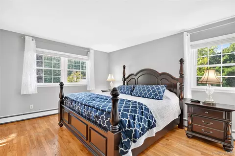 Bedroom - 4 Wayne Dr, Poughkeepsie, NY 12601 photo 1 of 4
