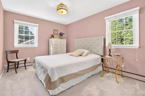 Bedroom - 4 Wayne Dr, Poughkeepsie, NY 12601 photo 3 of 4