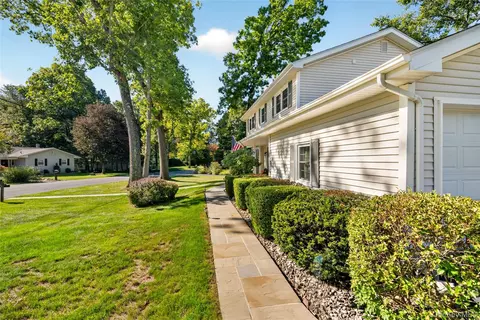 Exterior - 4 Wayne Dr, Poughkeepsie, NY 12601 photo 2 of 5