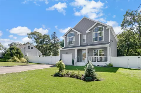 Exterior - 44 James St, Patchogue, NY 11772 photo 2 of 9