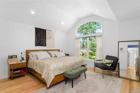 Bedroom - 44 James St, Patchogue, NY 11772 photo 1 of 6