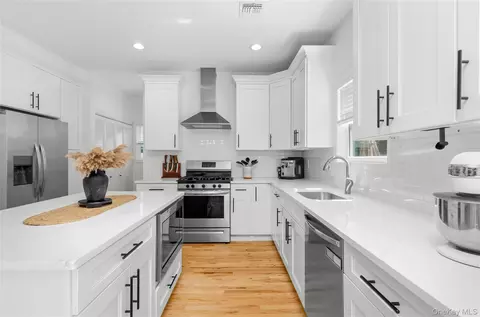 Kitchen - 44 James St, Patchogue, NY 11772 photo 2 of 4