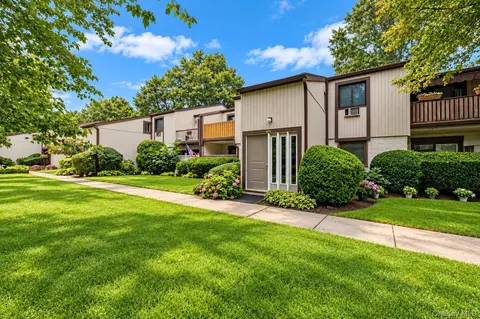 85 Richmond Blvd #1A, Ronkonkoma, NY 11779