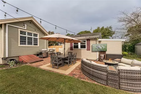 Exterior - 97 Highland Ave, Patchogue, NY 11772 photo 6 of 8