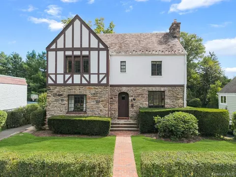 1214 Palmer Ave, Larchmont, NY 10538