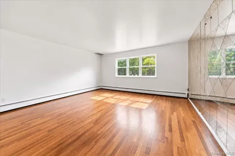 Living - 433 Howe Ave #A, New York, NY 10473 photo 2 of 5