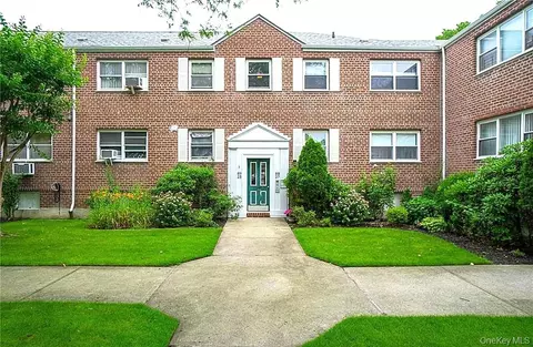 89-25 Shore Pkwy #2, Howard Beach, NY 11414