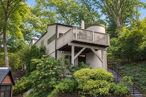 732 Sound View Rd, Oyster Bay, NY 11771