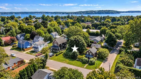 820 Wiggins St, Southold, NY 11944