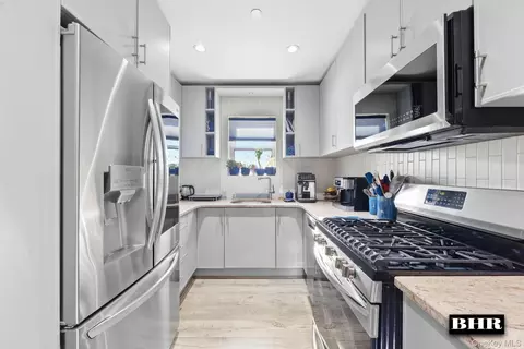 3360 Shore Pkwy #4B, Brooklyn, NY 11235