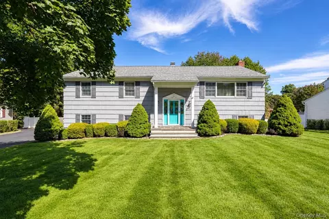 518 Manchester Rd, Yorktown, NY 10598