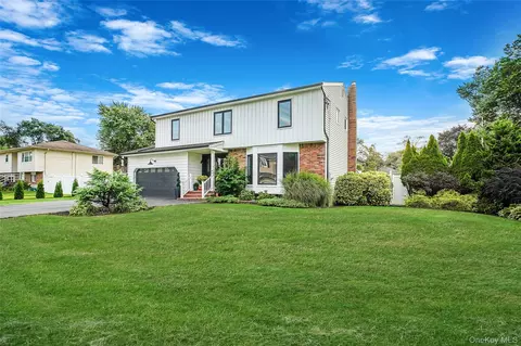 11 Susan Ct, Deer Park, NY 11729