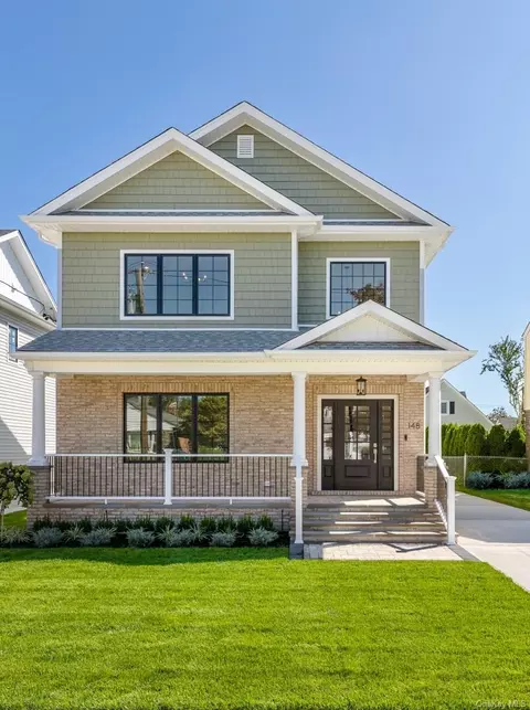 148 Latham Rd, North Hempstead, NY 11501