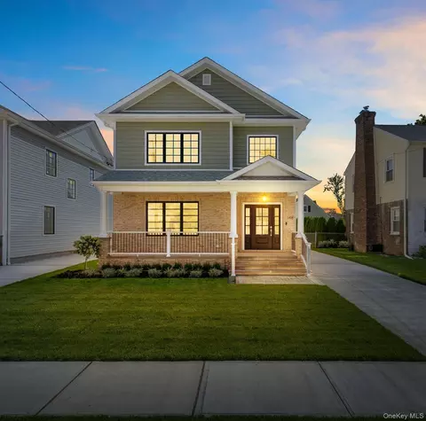 148 Latham Rd, North Hempstead, NY 11501