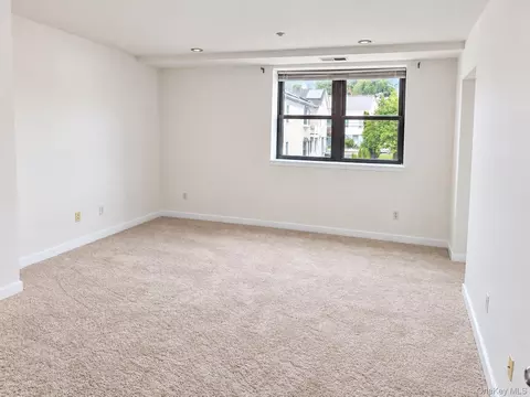 Living - 73 Spring St #3D, Ossining, NY 10562 photo 2 of 2