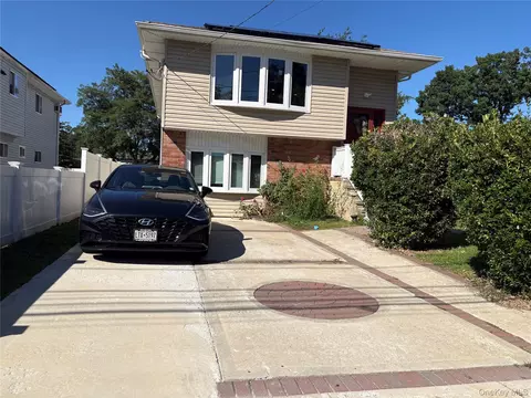 59 Williams Ave, Amityville, NY 11701