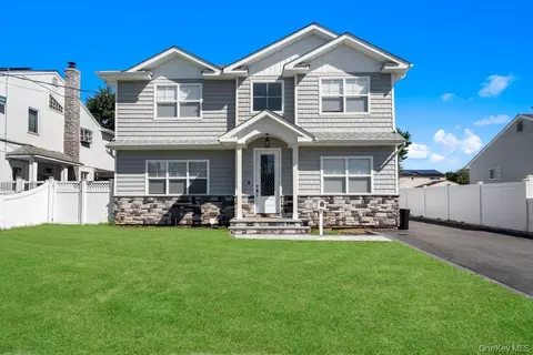 183 Park Ln, Massapequa, NY 11758
