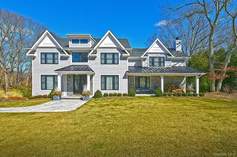 10 Yardley Dr, Dix Hills, NY 11746