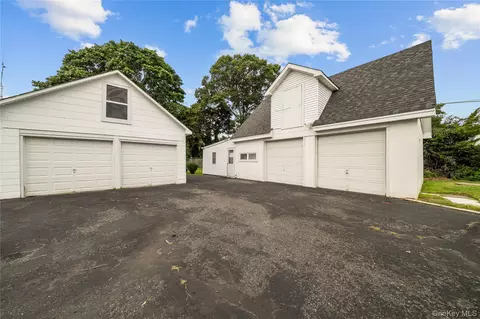 Exterior - 120 N Ocean Ave, Patchogue, NY 11772 photo 2 of 11