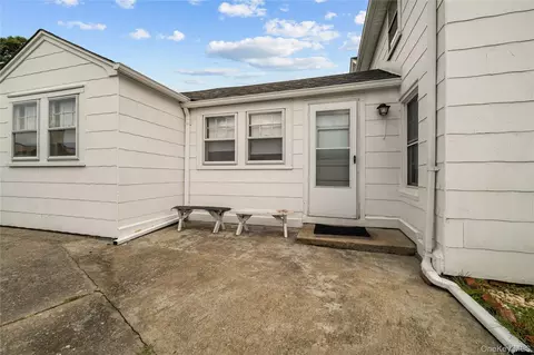 Exterior - 120 N Ocean Ave, Patchogue, NY 11772 photo 5 of 11