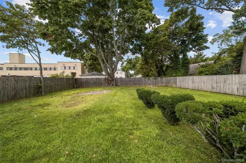 Exterior - 120 N Ocean Ave, Patchogue, NY 11772 photo 10 of 11