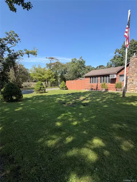 Exterior - 1 Beaver St, Brookhaven, NY 11772 photo 2 of 4