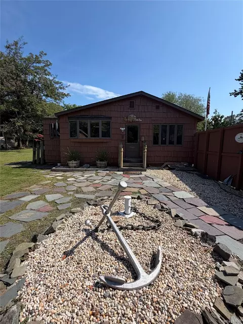 Exterior - 1 Beaver St, Brookhaven, NY 11772 photo 4 of 4