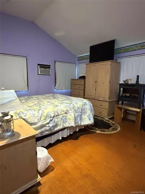 Bedroom - 1 Beaver St, Brookhaven, NY 11772 photo 1 of 1