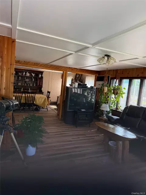 Living - 1 Beaver St, Brookhaven, NY 11772 photo 1 of 2