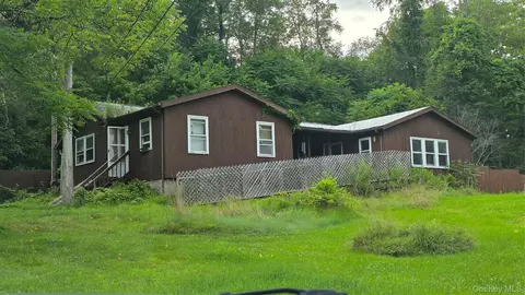 251 Finger Rd, Saugerties, NY 12477