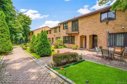 11 Jackson Ave #27, Scarsdale, NY 10583