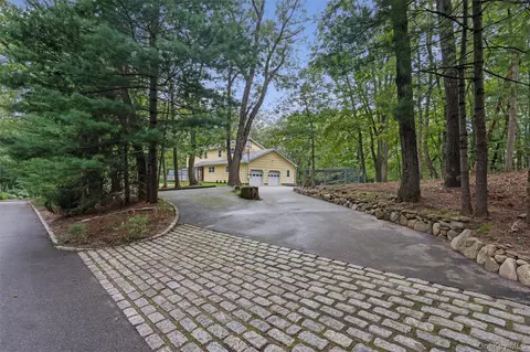 614 Twin Hills Ct, Fort Salonga, NY 11768