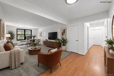 84-01 Main St #325, Jamaica, NY 11435